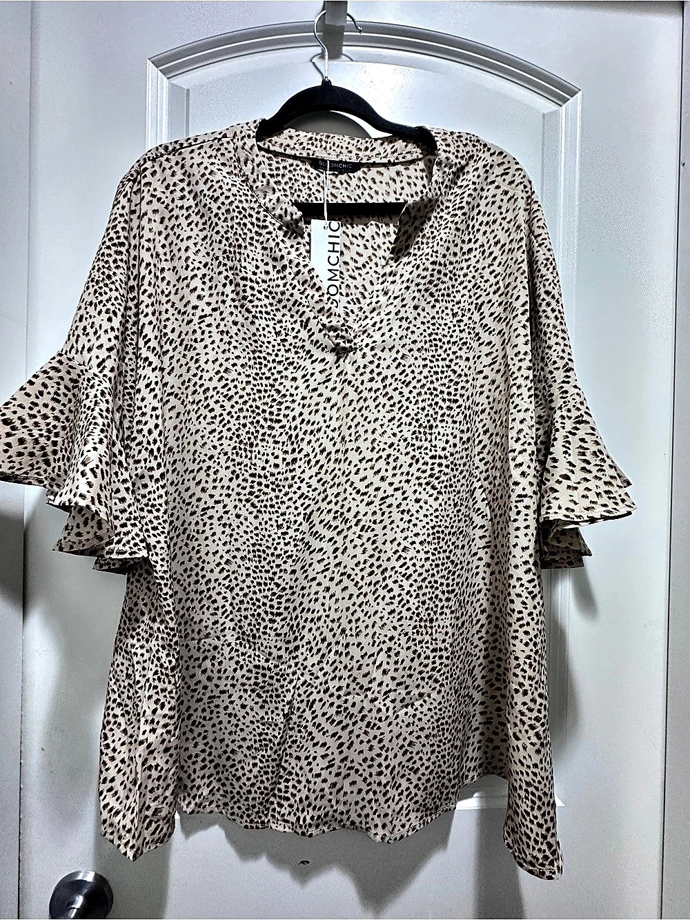 BloomChic Plus Size XL Leopard Print Ruffle Sleeve Blouse us14-16